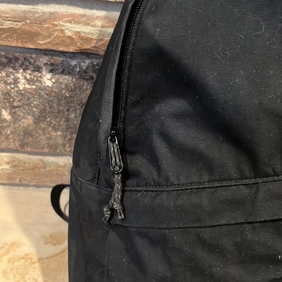 Fjallraven Vardag 25 L Black Classic Backpack - Picture 3 of 12